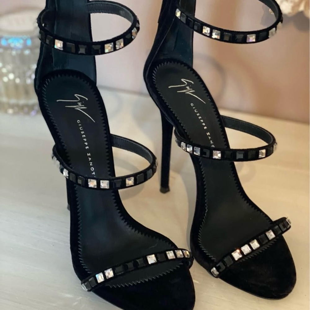 Giuseppe Zanotti Black Heels with Silver Accents